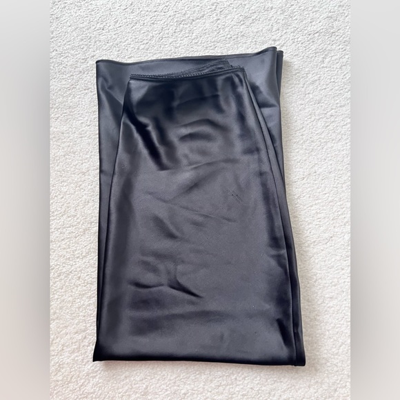 satain skirt - Picture 5 of 5